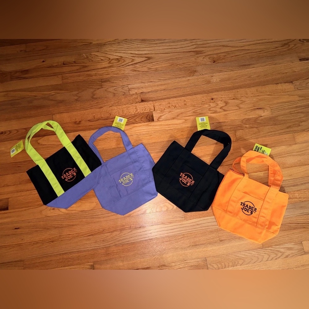 Trader Joe's Mini Tote bags set of 4 limited edition Halloween